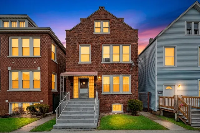 $300,000 | 4549 South Washtenaw Avenue, Chicago, IL 60632