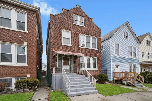 $300,000 | 4549 South Washtenaw Avenue, Chicago, IL 60632