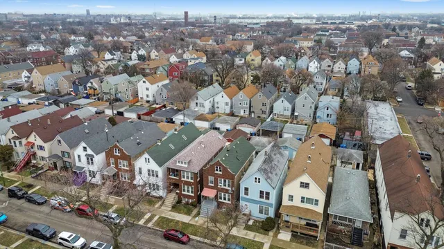 $300,000 | 4549 South Washtenaw Avenue, Chicago, IL 60632