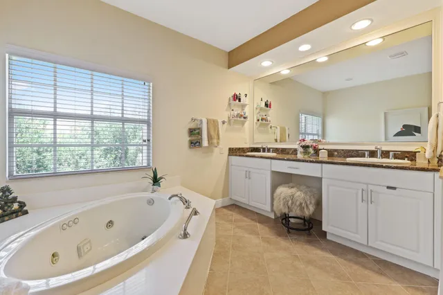 a view of a plant in a garden