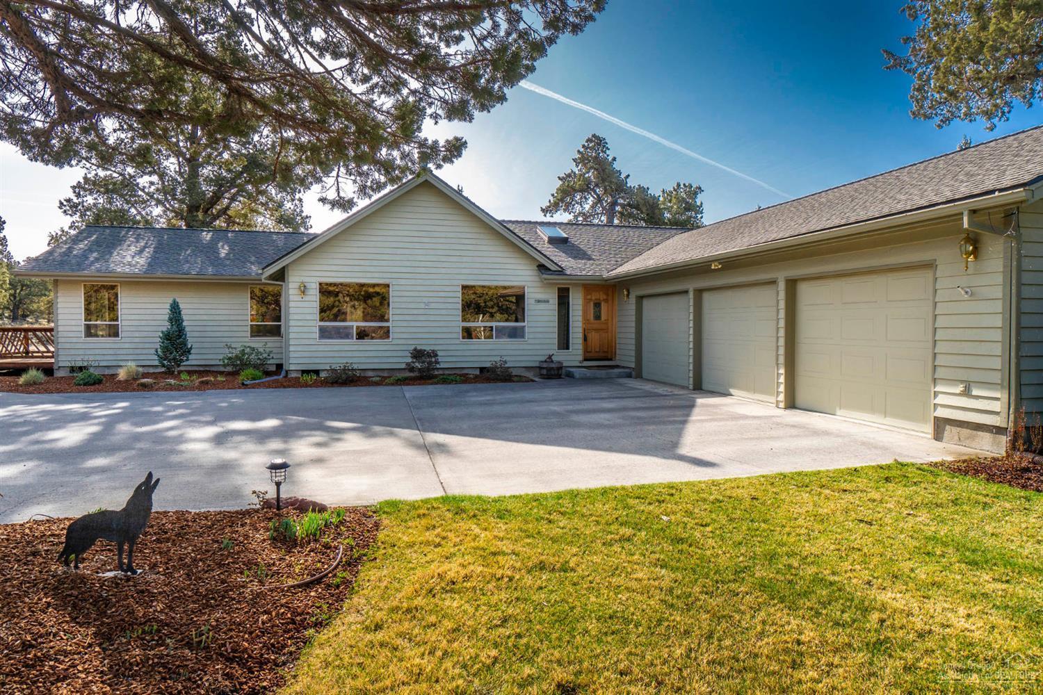 64564 Joe Neil Road Bend, OR 97701 - Photo 2 of 22 Gallery Image 2