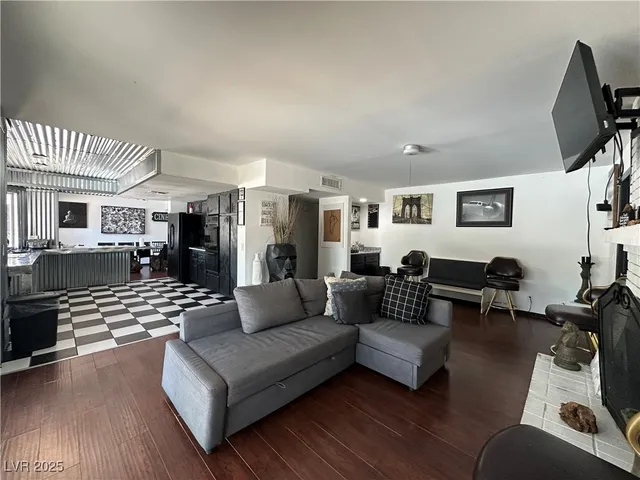 $2,490 | 5929 West Cherokee Avenue, Las Vegas, NV 89103