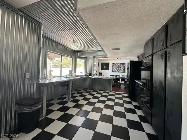 $2,490 | 5929 West Cherokee Avenue, Las Vegas, NV 89103