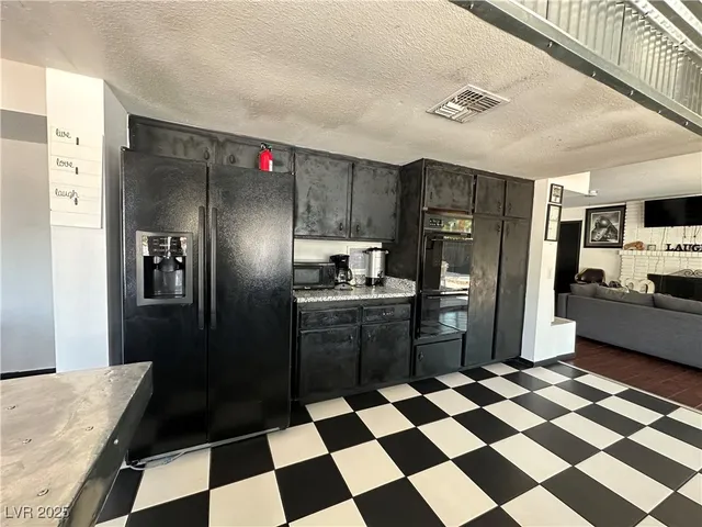 $2,490 | 5929 West Cherokee Avenue, Las Vegas, NV 89103