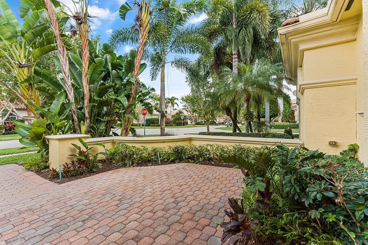 9724 Via Grandezza West Wellington, FL 33411 - Photo 11 of 56 9724-Via-Grandezza-W-HigMedia-011-1280