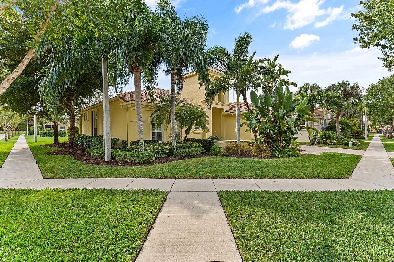 9724 Via Grandezza West Wellington, FL 33411 - Photo 8 of 56 9724-Via-Grandezza-W-HigMedia-008-1280