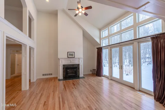 $989,000 | 122 Trask Lane, Stillwater, NY 12170