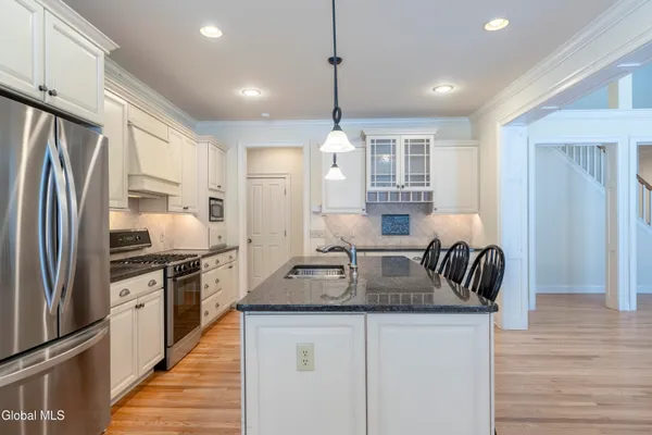 $939,000 | 122 Trask Lane, Stillwater, NY 12170