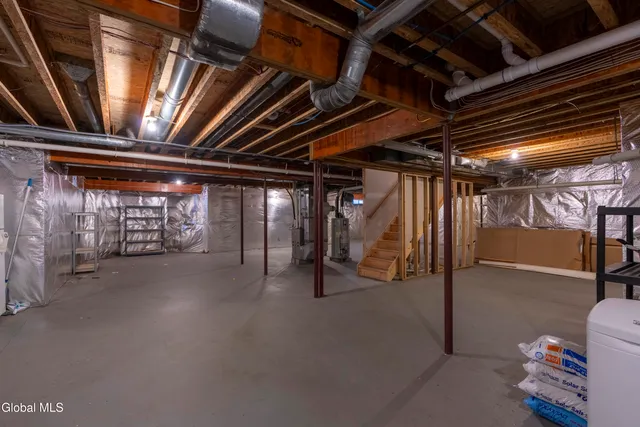 $989,000 | 122 Trask Lane, Stillwater, NY 12170