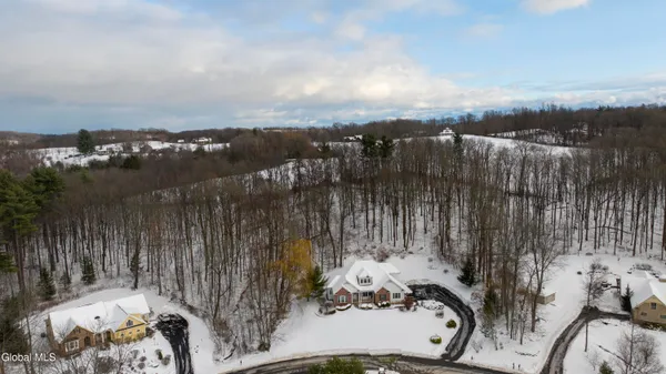 $939,000 | 122 Trask Lane, Stillwater, NY 12170