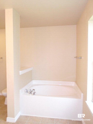 4 Martin Circle Foley, AL 36535 - Photo 22 of 37 Separate Tub in the master bath.