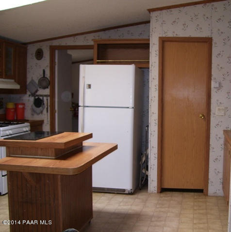 1829 West Deadwood Ranch Road Paulden, AZ 86334 - Photo 5 of 12 Kitchen 4