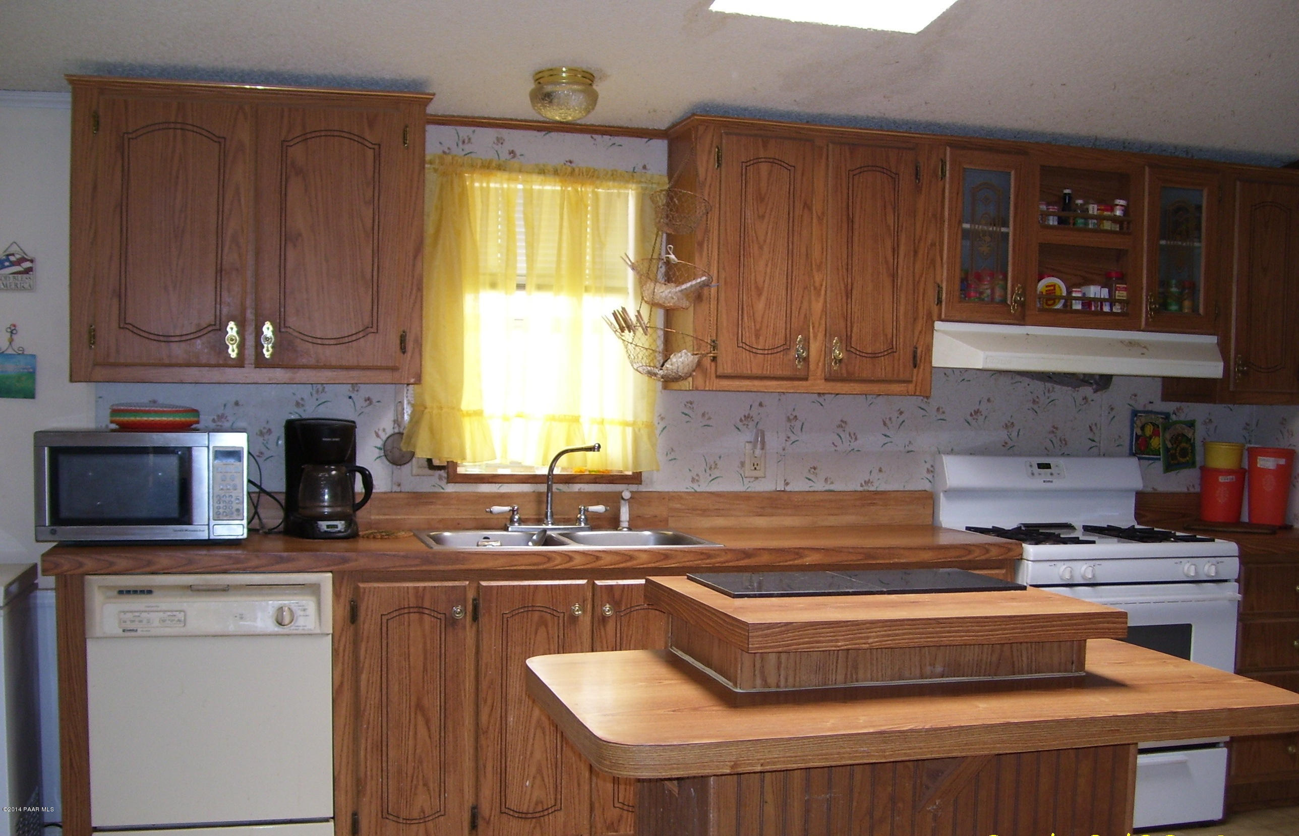 1829 West Deadwood Ranch Road Paulden, AZ 86334 - Photo 6 of 12 Kitchen