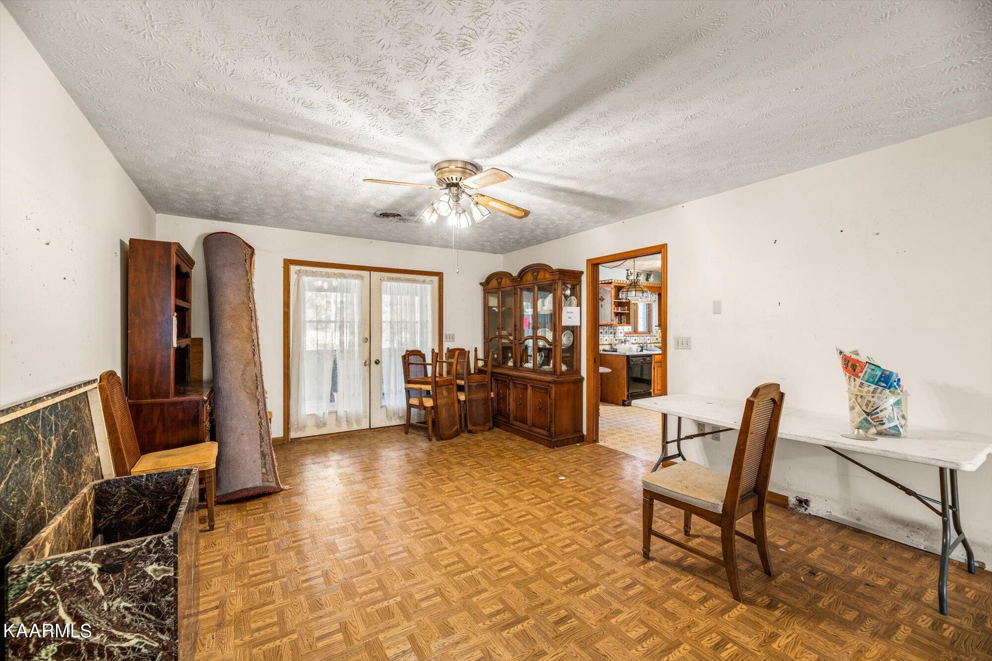 701 Freda Way Kodak, TN 37764 - Photo 5 of 38 05-701-Freda-Way-Kodak-TN-5