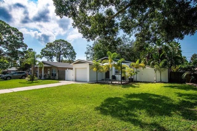 $2,600 | 1770 New Hampshire Avenue Northeast, St. Petersburg, FL 33703