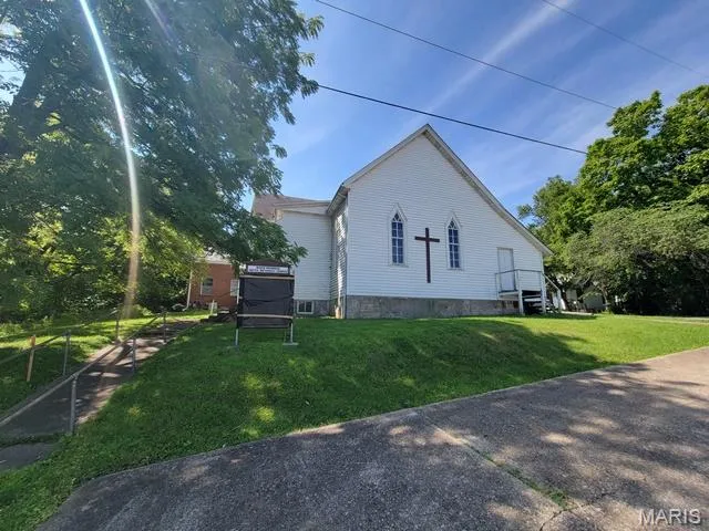 $149,000 | 228 Church Street, Winfield, MO 63389