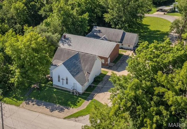 $149,000 | 228 Church Street, Winfield, MO 63389