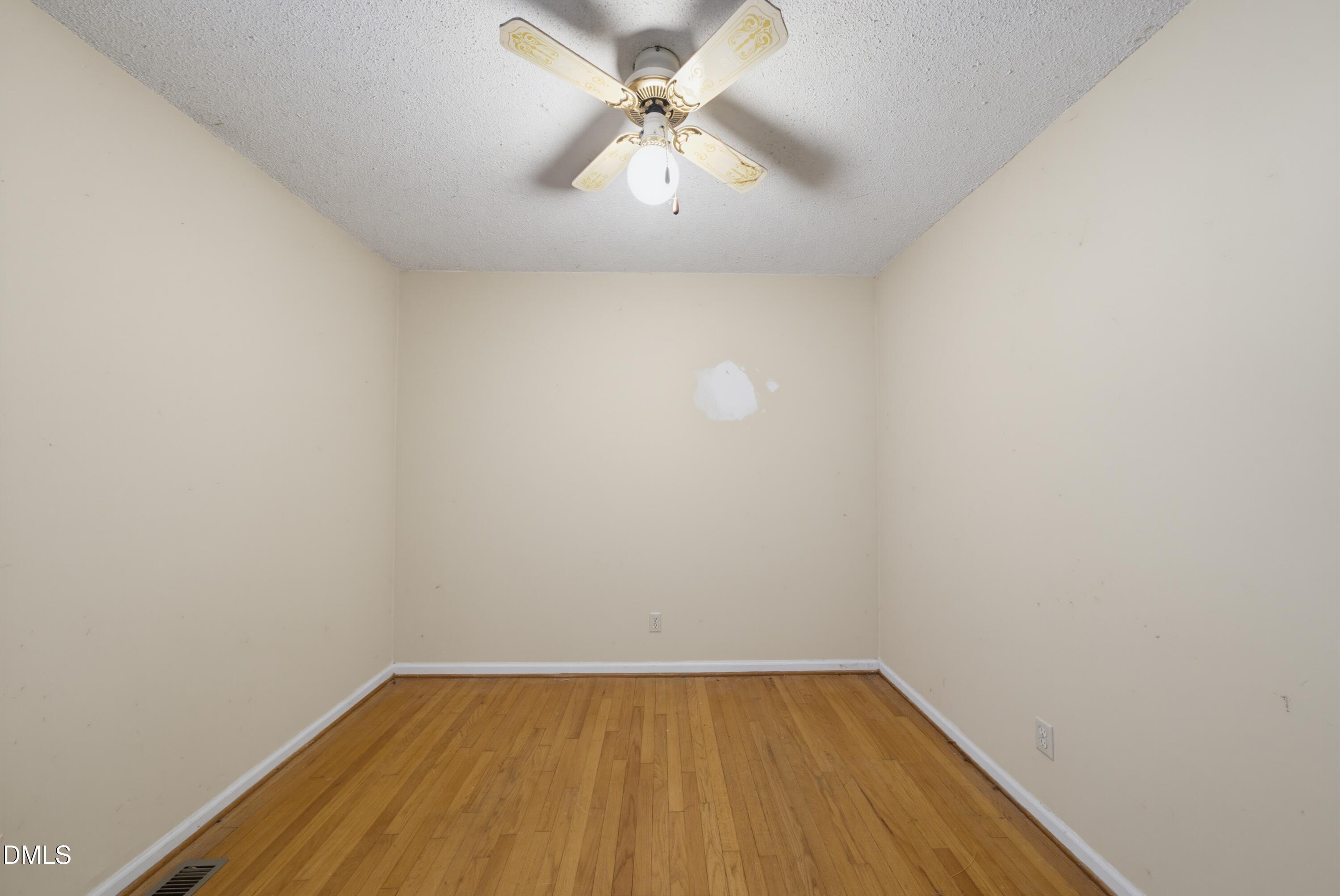 5209 Cabin Place Raleigh, NC 27609 - Photo 15 of 31 DSC03416