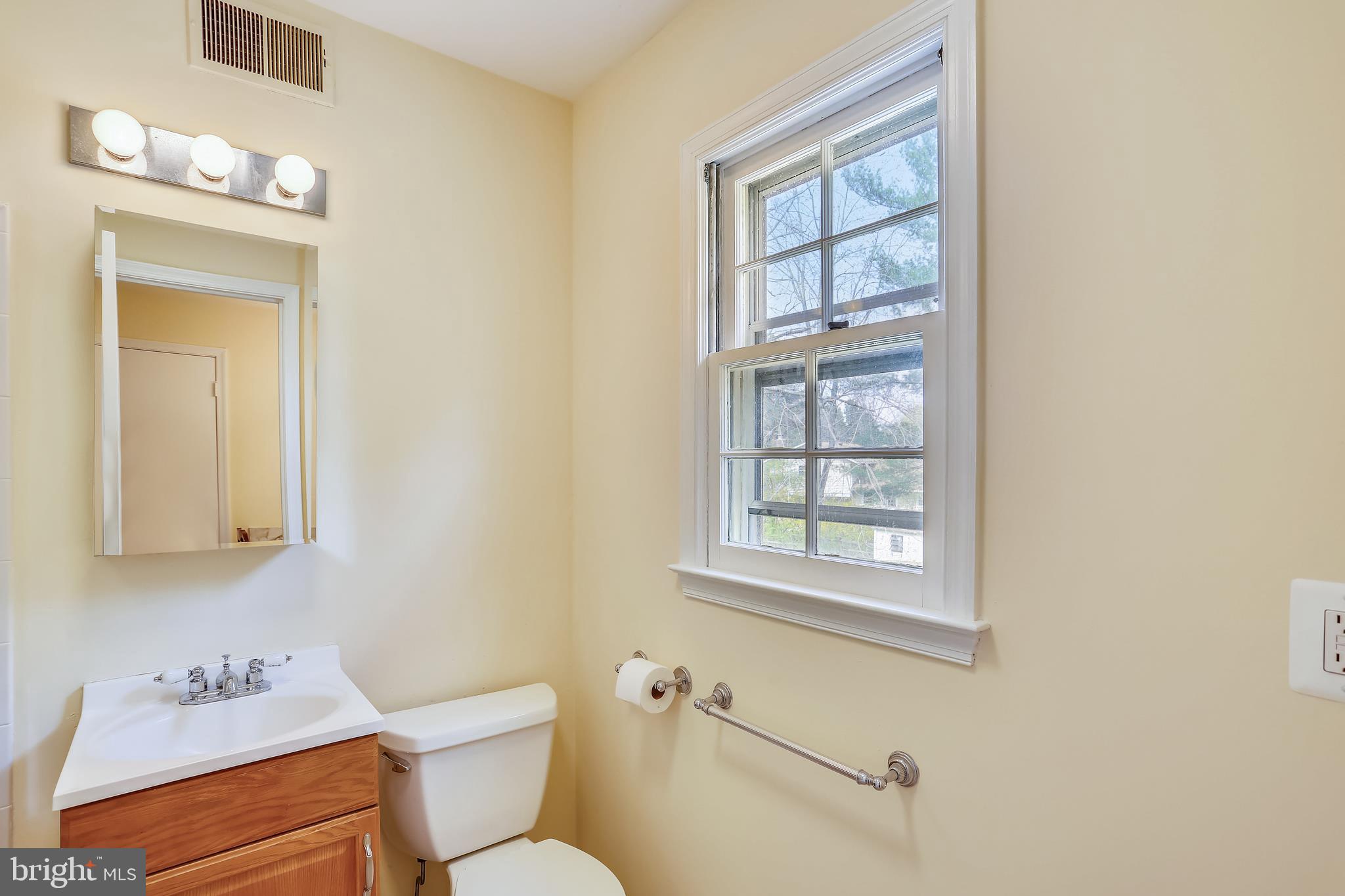 1908 Cradock Street Silver Spring, MD 20905 - Photo 35 of 80