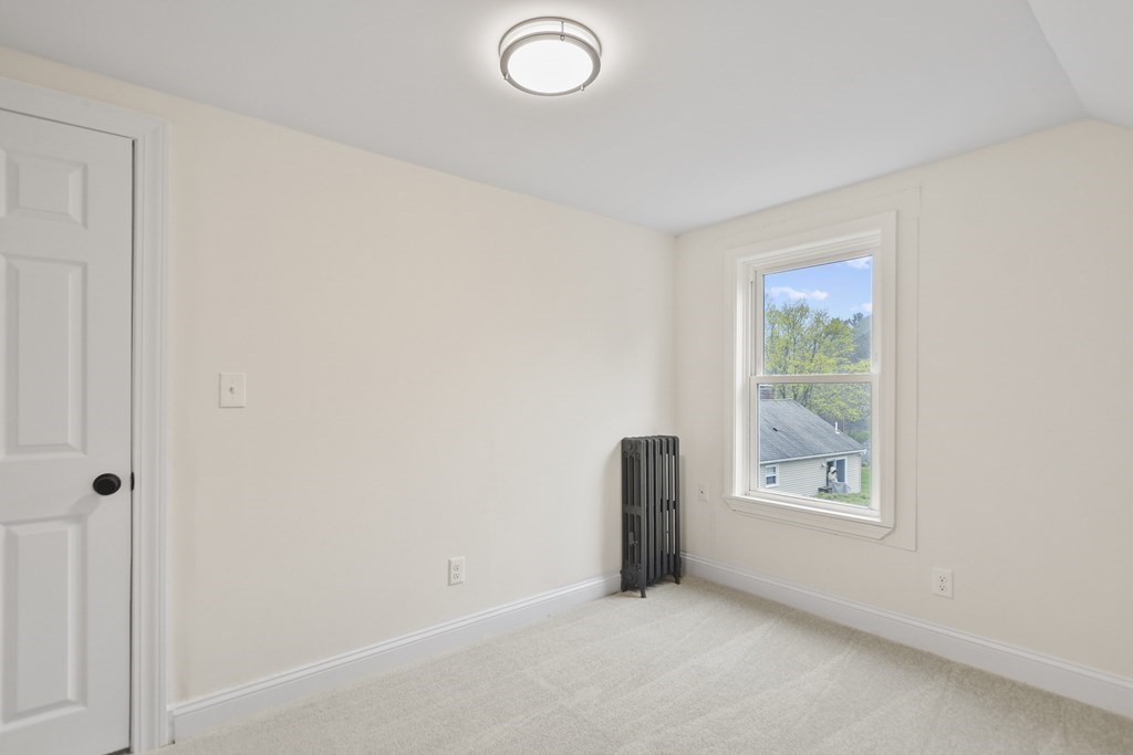 90 Manning Street Hudson, MA 01749 - Photo 21 of 33 an empty room with windows