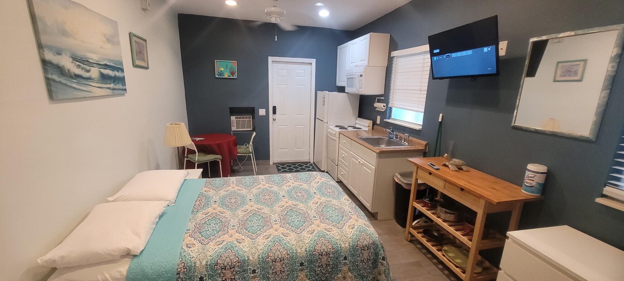 324 Indiana Street, Unit 3 Hollywood, FL 33019 - Photo 18 of 29 240652645_10159519991374637_270778975427