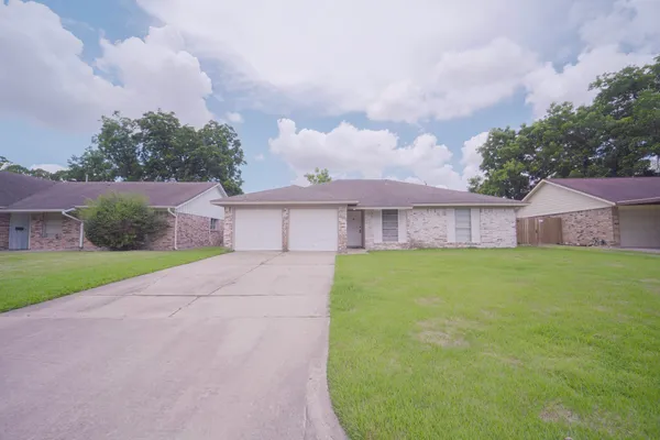 $1,900 | 9811 Mango Street, Houston, TX 77075