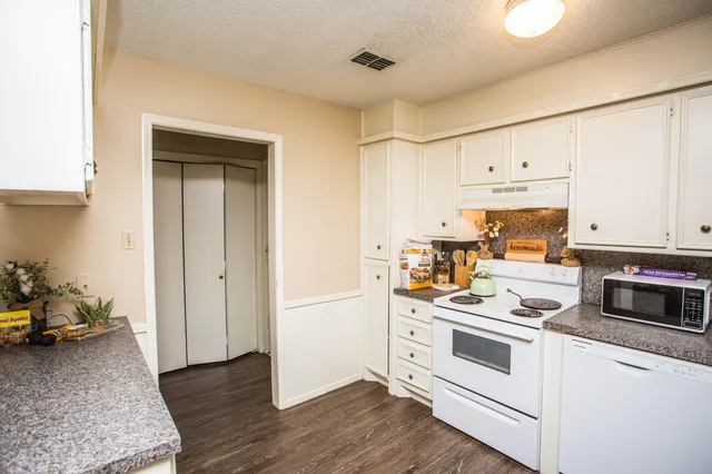 $329,000 | 7903 Aberdeen Avenue, Lubbock, TX 79424