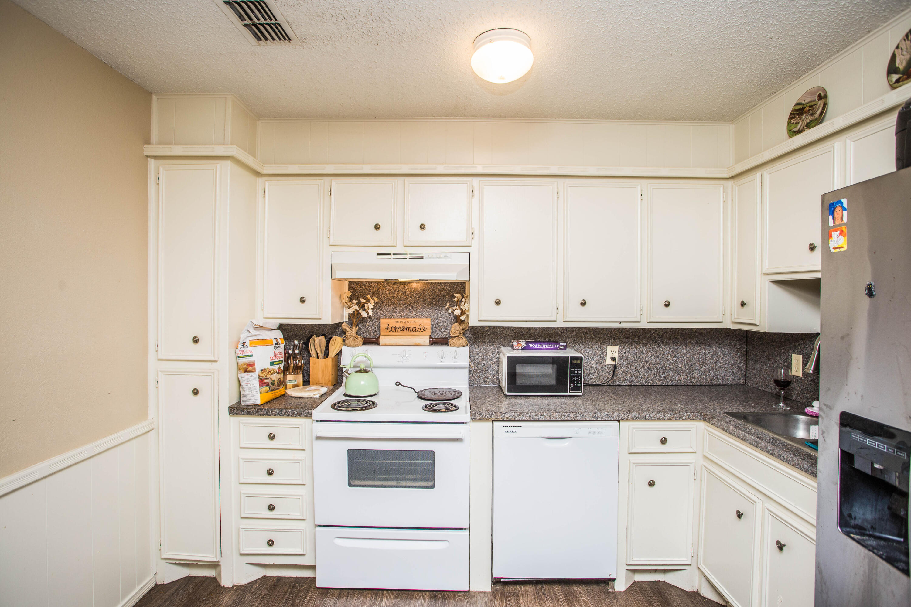 7903 Aberdeen Avenue Lubbock, TX 79424 - Photo 46 of 47 SIDE B