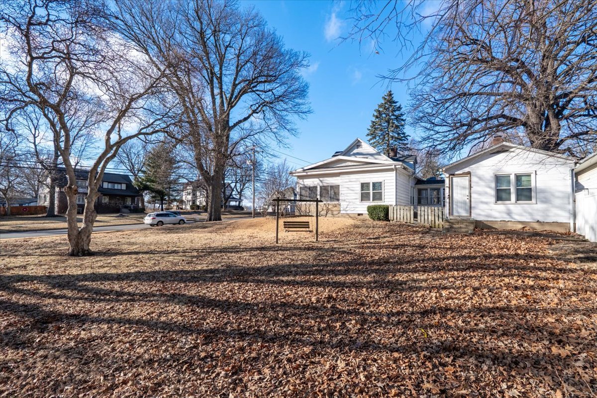 603 South Main Street Eureka, IL 61530 - Photo 27 of 32 a front view of a house with a yard