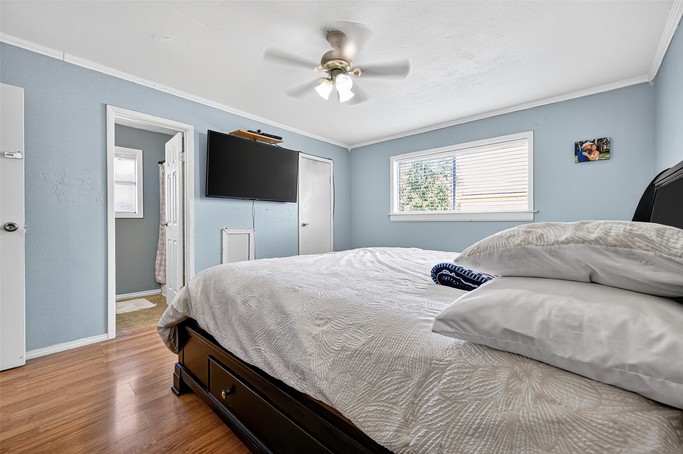 229 Austin Street Angleton, TX 77515 - Photo 25 of 36 Plenty of light through the windows