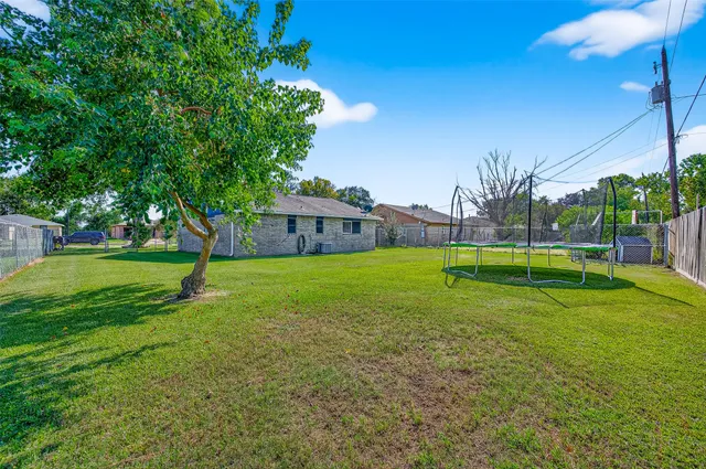 $197,500 | 229 Austin Street, Angleton, TX 77515