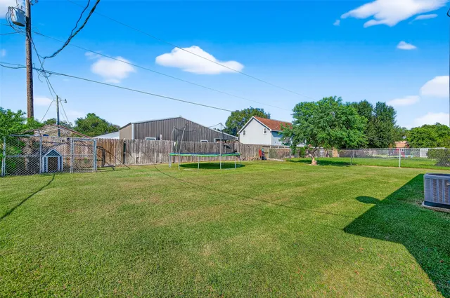 $197,500 | 229 Austin Street, Angleton, TX 77515