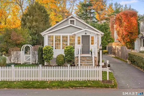 $1,395,000 | 25 Lakeside Avenue, Darien, CT 06820