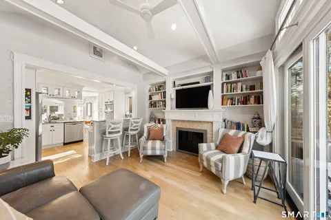 $1,395,000 | 25 Lakeside Avenue, Darien, CT 06820