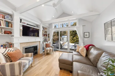 $1,395,000 | 25 Lakeside Avenue, Darien, CT 06820