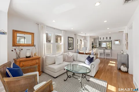 $1,395,000 | 25 Lakeside Avenue, Darien, CT 06820