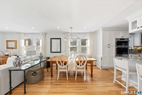 $1,395,000 | 25 Lakeside Avenue, Darien, CT 06820