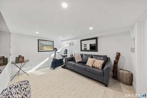 $1,395,000 | 25 Lakeside Avenue, Darien, CT 06820