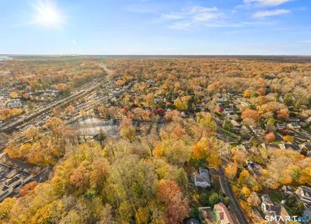 $1,395,000 | 25 Lakeside Avenue, Darien, CT 06820