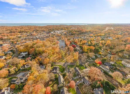 $1,395,000 | 25 Lakeside Avenue, Darien, CT 06820