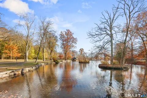 $1,395,000 | 25 Lakeside Avenue, Darien, CT 06820