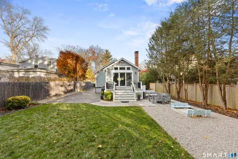 $1,395,000 | 25 Lakeside Avenue, Darien, CT 06820