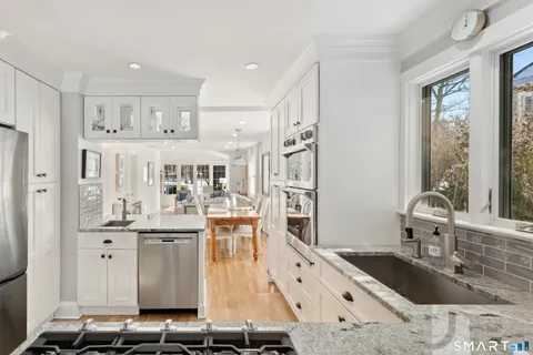 $1,395,000 | 25 Lakeside Avenue, Darien, CT 06820