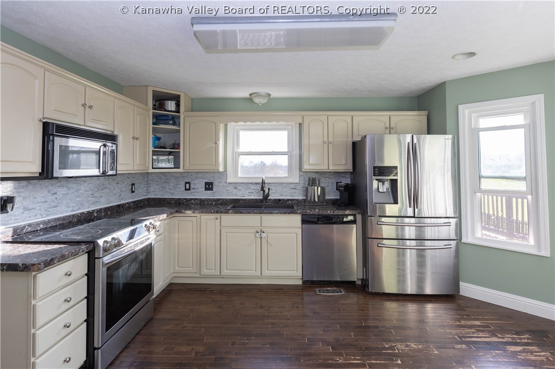 1469 Grandview Ridge Road Red House, WV 25168 - Photo 10 of 37 Gallery Image 10