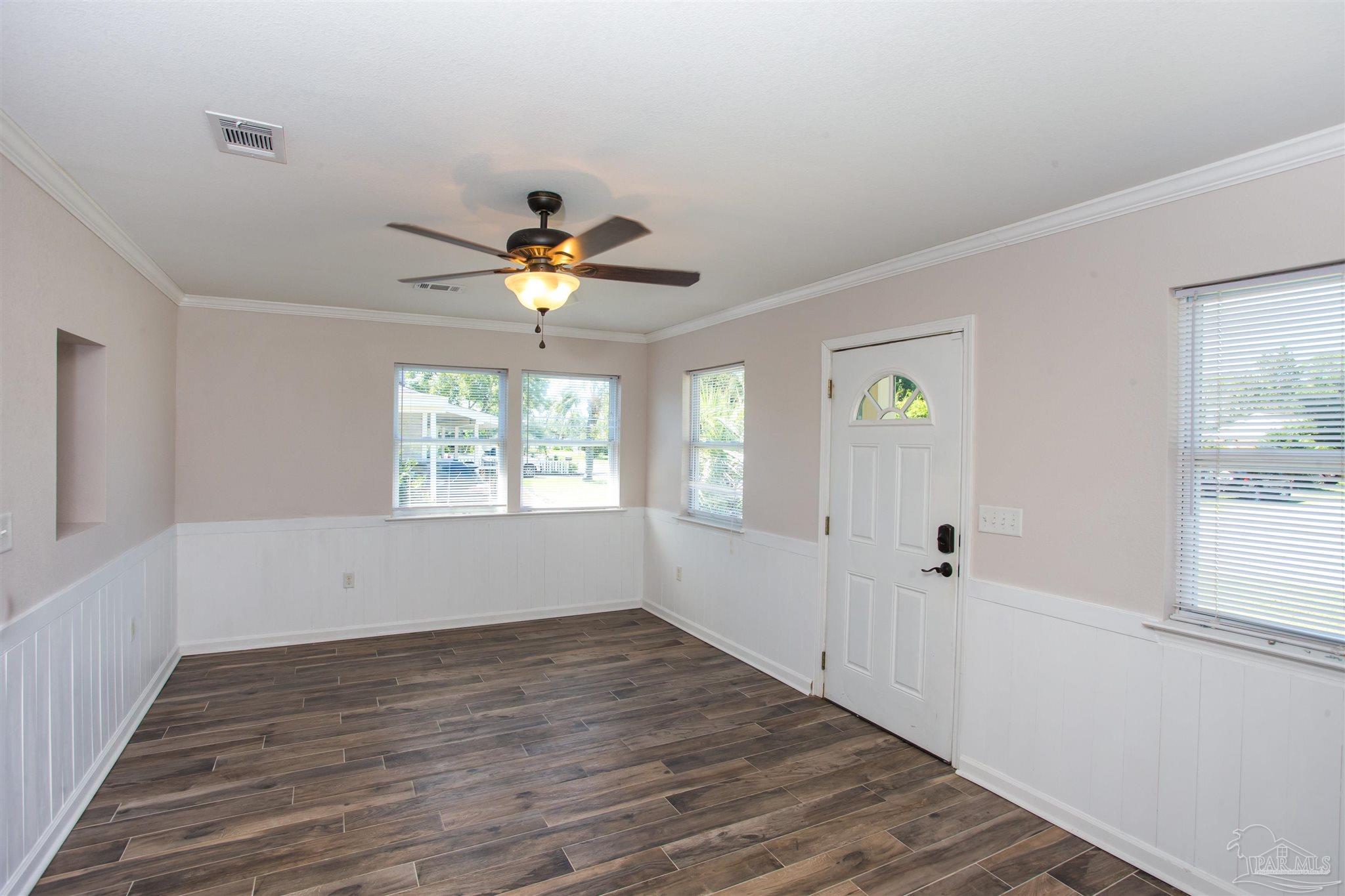 412 Labree Road Pensacola, FL 32507 - Photo 4 of 30 Gallery Image 4