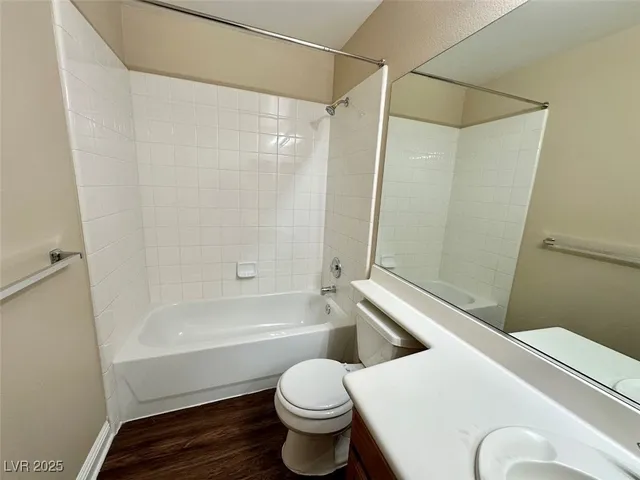 $1,995 | 7576 Jacaranda Leaf Street, Las Vegas, NV 89139