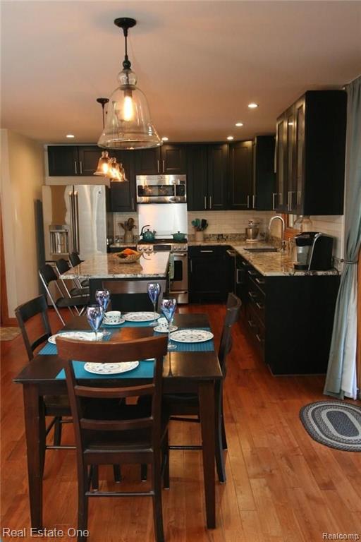2216 Rochelle Park Drive Rochester Hills, MI 48309 - Photo 9 of 34