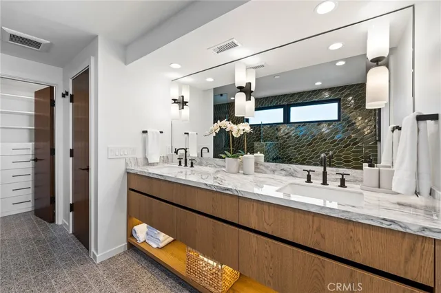 $28,895 | 1412 East Oceanfront, Newport Beach, CA 92661