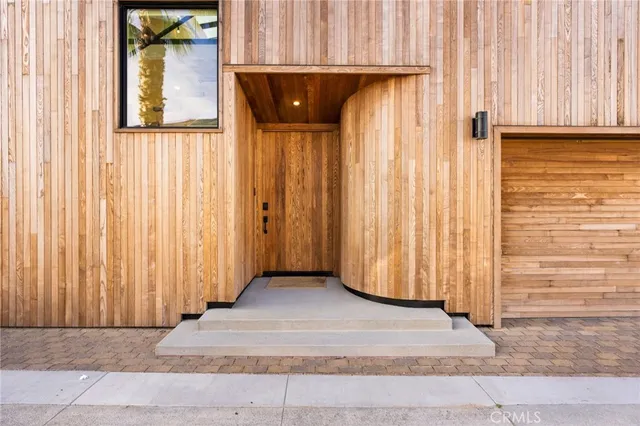 $28,895 | 1412 East Oceanfront, Newport Beach, CA 92661