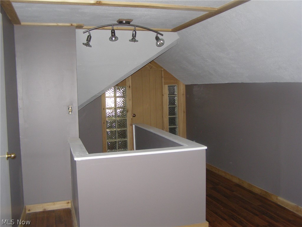4502 Emerson Road Cleveland, OH 44121 - Photo 17 of 22